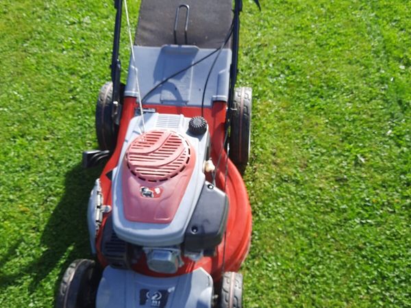 Lawnmower working perfect self driving - Main image
