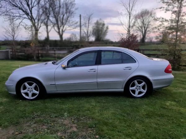 Mercedes Eclass220 - Main image