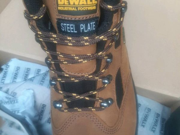 Dewalt boots - Main image