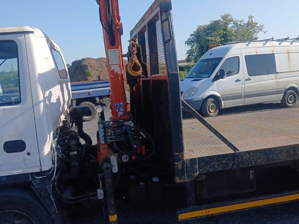 2007 ISUZU with crane - Main image