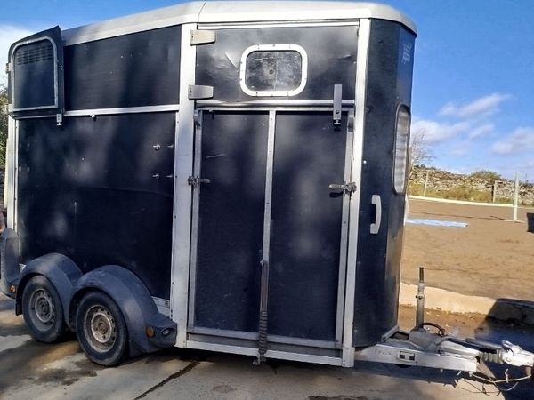 Ifor Williams 506 horse box - Main image