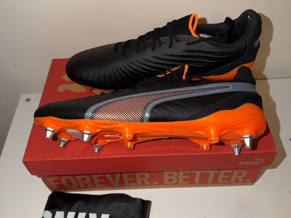 Football boots - Main image
