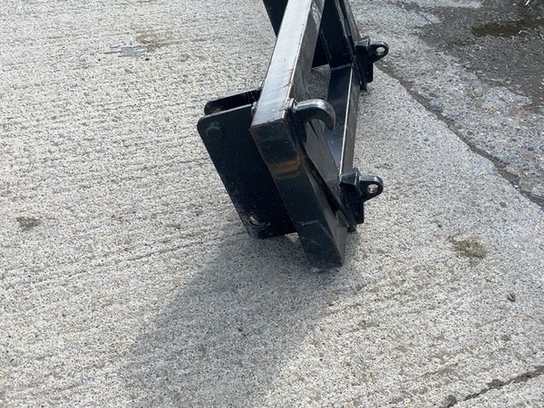 Euro bracket to Kramer loader attachment - Main image