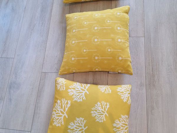 3 Cushions Mustard Yellow and White - Main image