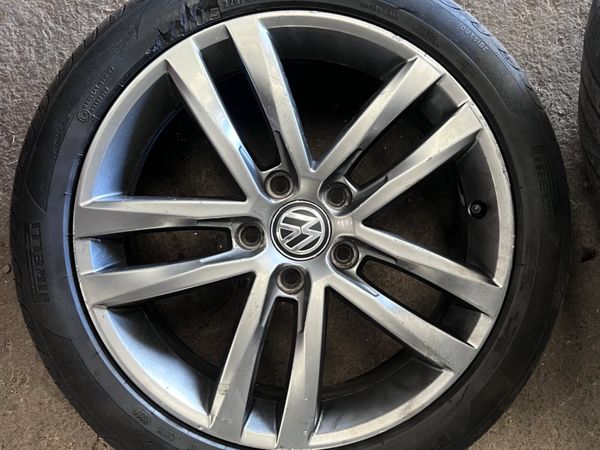 Volkswagen Original genuine R factory sport alloys - Main image