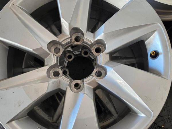 Genuine Toyota Land Cruiser 17” Alloy Rims –Unused - Main image