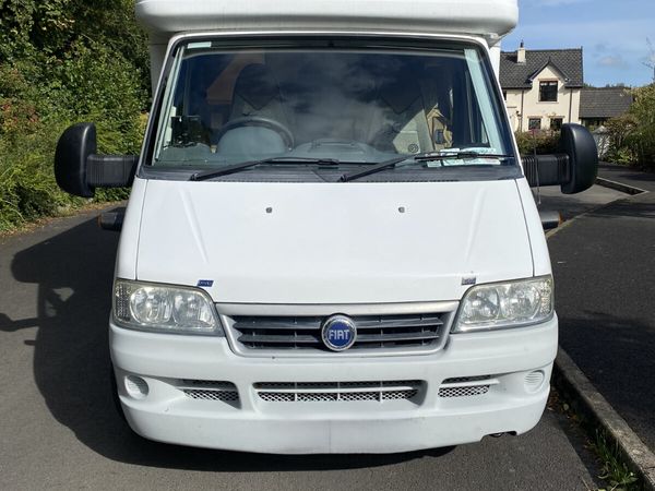 2004 BURSTNER T615 - Main image