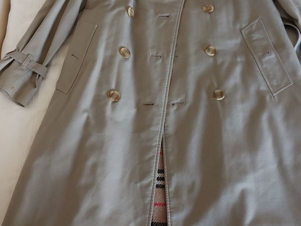 Burberry Mackintosh with zip-in detachable liner - Main image