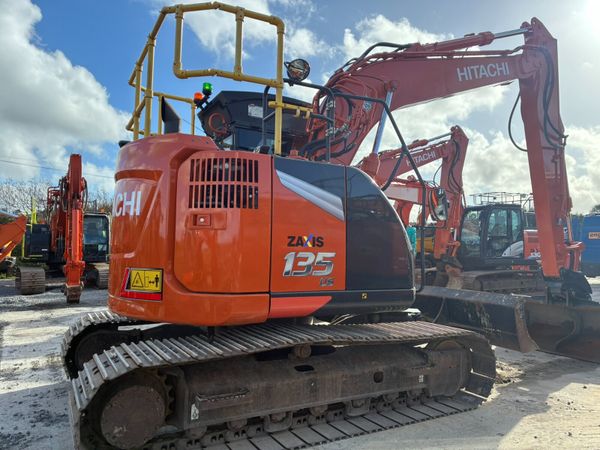 Hitachi ZX135US-7 - Main image