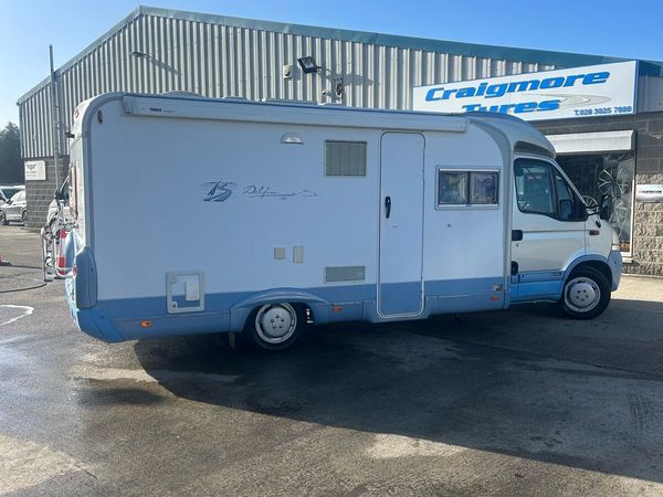 NI 2005 Renault Bürstner Delfin Rear-Fixed-Bed - Main image