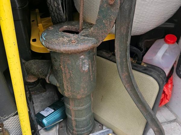 Antique Cast iron pump - Main image