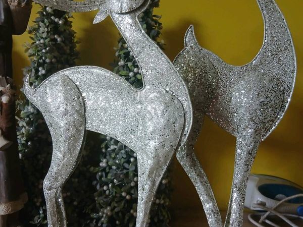 Tin Reindeer Figures - Main image