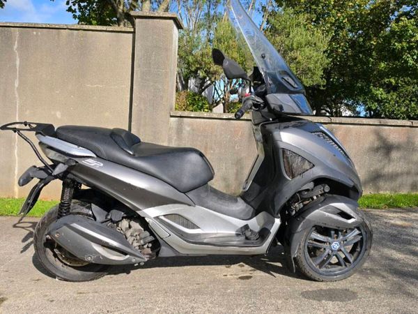 2013 piaggio mp3 300 yourban for parts or repair - Main image