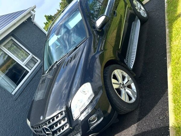 Mercedes ml320 - Main image