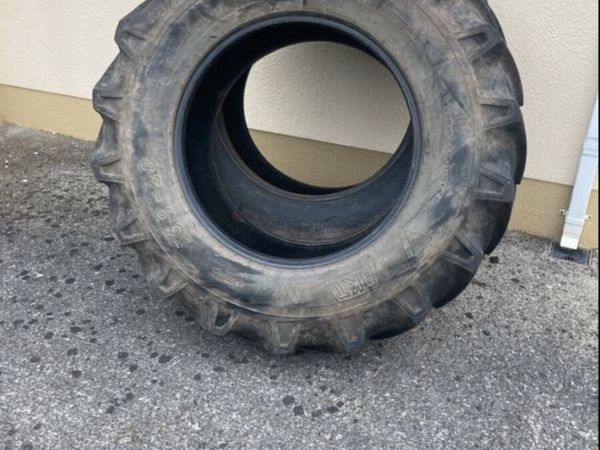 Tyres 16.9 x 28  12 ply + 2 . 12.5/80x18 - Main image