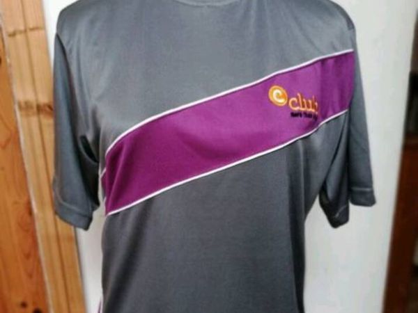 Ladies Sports fitness top new with tags size 10 €5 - Main image