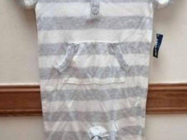 Old navy Jumpsuit grey and cream. New with tags si - Main image
