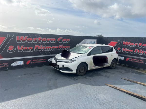 161 Toyota auris 1.4 d4d for dismantling - Main image