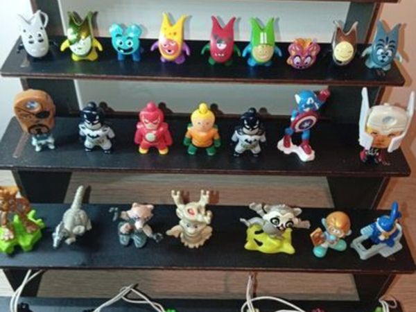 Collection Of Kinder Suprise Figures Some Vintage - Main image