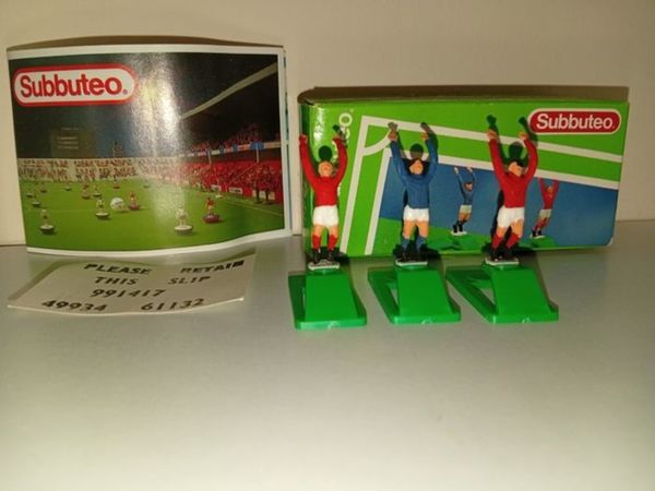 Vintage Subbuteo 61132 Throw In Takers Boxed Pair - Main image