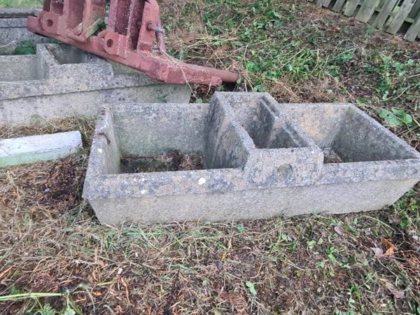 Flower bed concrete container, Ex water tank bed c - Main image