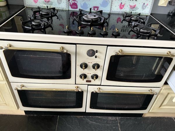 Gas Hob and  Oven Grill. Plate warmer - Main image