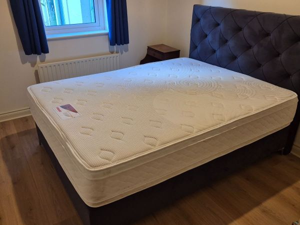 King Bed - Like new - - Main image