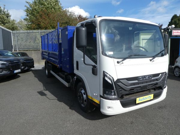 Isuzu NNR 7.5 Ton with Tool Box - Main image