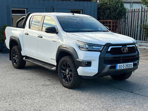2021 TOYOTA HILUX INVINCIBLE X - Main image