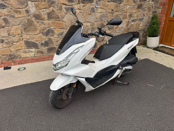 2024 Honda Ww125a PCX - Main image