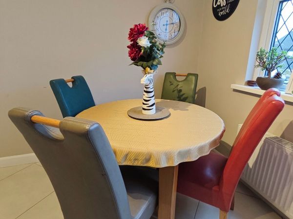 Dining table and chairs - Main image