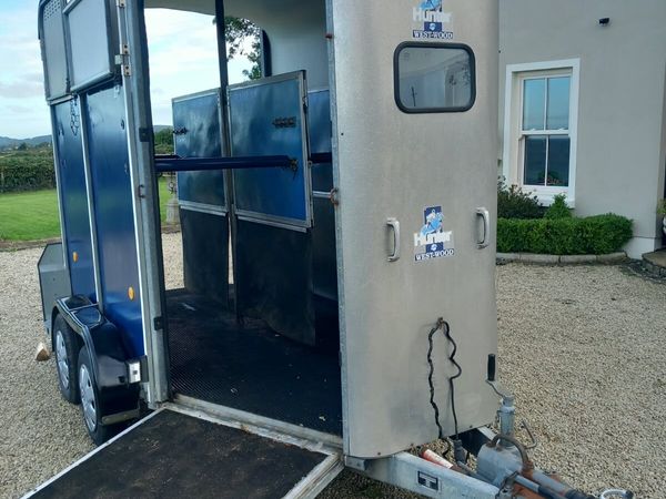 Ifor Williams 505 Horsebox - Main image