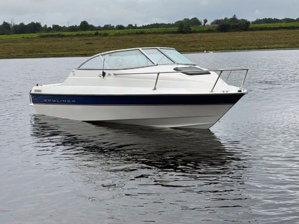 2005 Bayliner 192 cuddy cabin speedboat - Main image