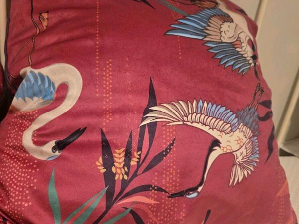 50 x 50 bird design   pink cushions x3 - Main image