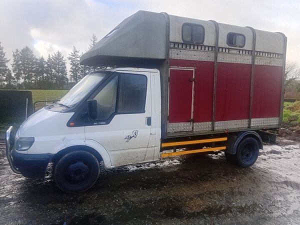 Ford transit horse truck - Main image