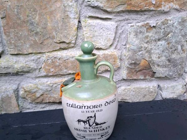 Tullamore dew whiskey bottle postage possible - Main image