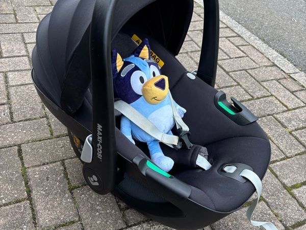 Maxi Cozi 360 pebble - seat and swivel base - Main image