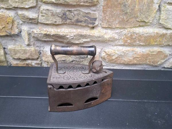 Antique coal iron postage possible - Main image
