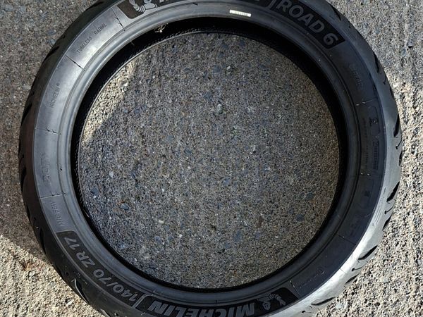 Michelin Road 6 Motorcycle Tyre - Main image