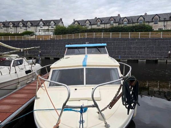 Birchwood 28ft boat - Main image