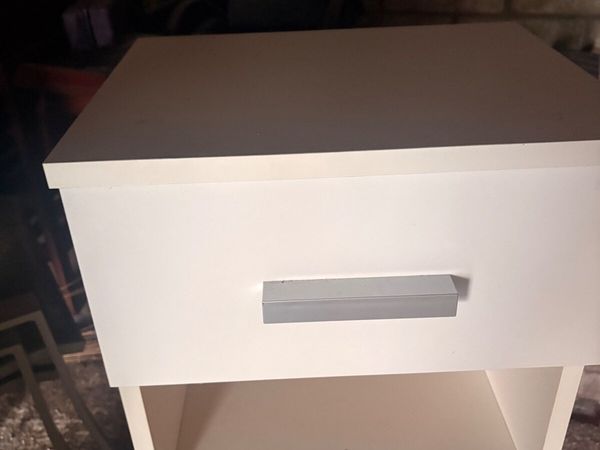 White lockers - Main image