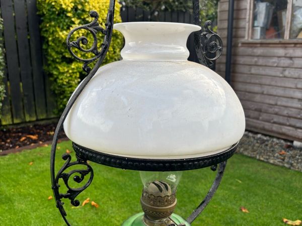 Antique hanging oil lamp - Main image