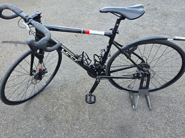 Vitesse Road Bike 28” – 20” Frame – Disc Brakes - Main image