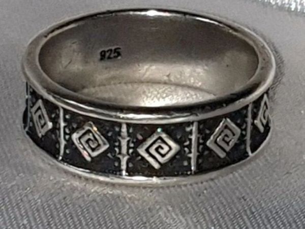 Pristine Vintage Sterling Silver Band Ring - Main image