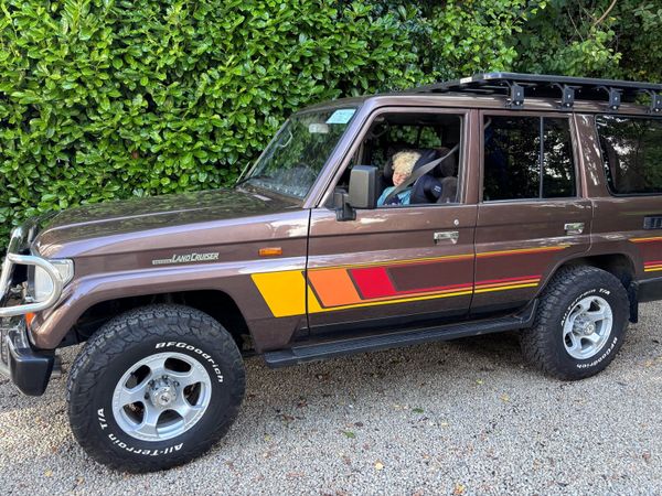 Toyota Landcruiser lj78 rear seats (wanted) - Main image