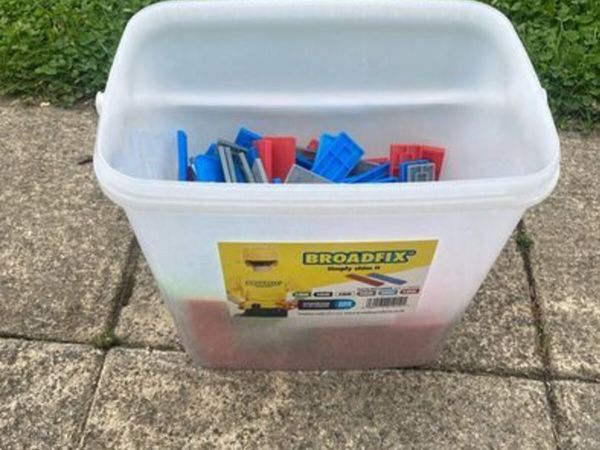 Box of Broadfix shims - Main image