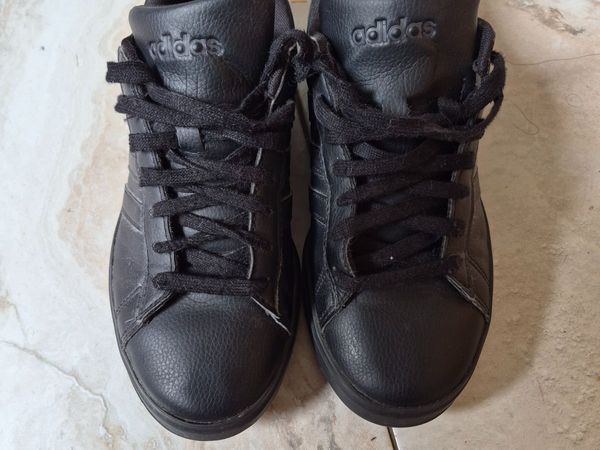 Kids Adidas trainers. UK5 - Post - Main image