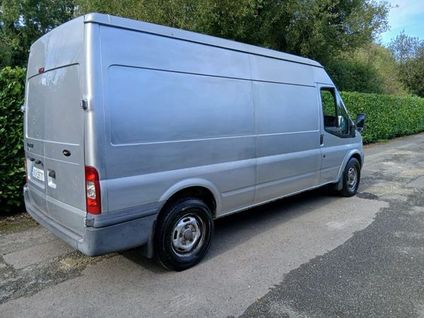 10 Ford Transit - Main image