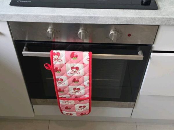 Built-in Oven & Ceramic Hob - Main image