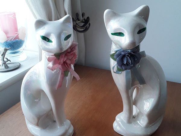 2 lovely ornaments Siamese cats unwanted present - Main image
